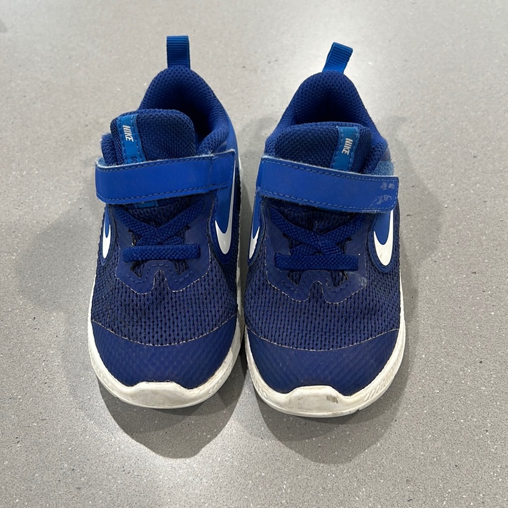 Kids blue Nike sneakers size 8